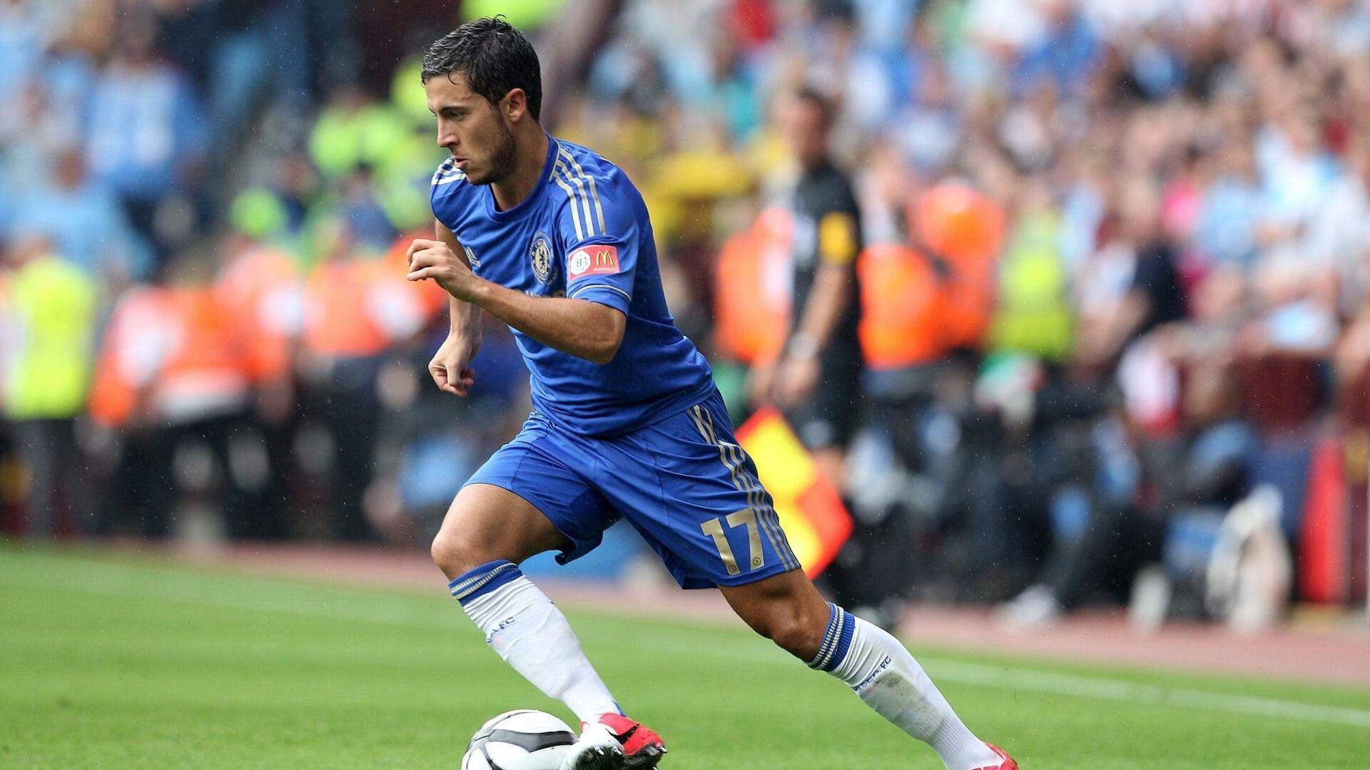 球员的欧冠第一课:学习那些永恒的训练秘诀,欧冠训练用球